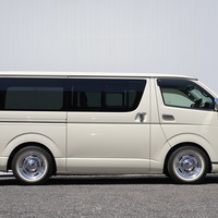 5449　平成30年式　ハイエース　スーパーGL　2WD　2000cc　ガソリン車　5人乗り　2.2万kmのサムネイル