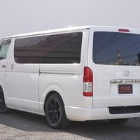 5561　令和2年式　ハイエース　スーパーGL　ダークプライムⅡ　2WD　2000cc　ガソリン車　5人乗り　5.0万kmのサムネイル