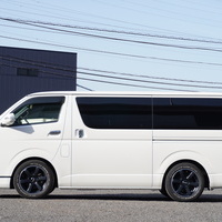 5561　令和2年式　ハイエース　スーパーGL　ダークプライムⅡ　2WD　2000cc　ガソリン車　5人乗り　5.0万kmのサムネイル