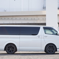 5561　令和2年式　ハイエース　スーパーGL　ダークプライムⅡ　2WD　2000cc　ガソリン車　5人乗り　5.0万kmのサムネイル