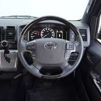 5529　令和2年式　ハイエース　スーパーGL　ダークプライムⅡ　2WD　2800cc　ディーゼル車　5人乗り　2.7万kmのサムネイル