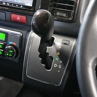 5540 令和4年式 ハイエース スーパーGL ダークプライムⅡ 4WD 2,800cc (ディーゼル車）2/5人乗車 4.8万kmのサムネイル