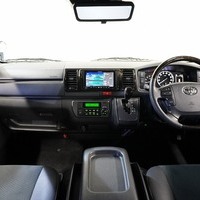 5540 令和4年式 ハイエース スーパーGL ダークプライムⅡ 4WD 2,800cc (ディーゼル車）2/5人乗車 4.8万kmのサムネイル