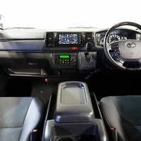 5442 令和5年式 ハイエース スーパーGL ダークプライムⅡ 2WD 2,000cc (ガソリン) 2/5人乗車 5.74万kmのサムネイル