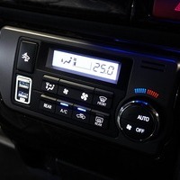 5523 令和1年式 ハイエース スーパーGL ダークプライム 2WD 2,000cc (ガソリン車) 2/5人乗車 2.8万kmのサムネイル