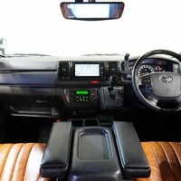 5501 令和2年式 ハイエース スーパーGL  ダークプライム　2WD 2,000cc (ガソリン車) 2/5人乗車 5.8万kmのサムネイル