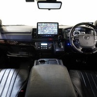 5448 令和4年式 ハイエース スーパーGL ダークプライムⅡ　2WD 2,800cc (ディーゼル車) 2/5人乗車 1.05万kmのサムネイル