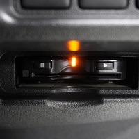 5436 平成28年式 ハイエース スーパーGL 2WD 2,000cc (ガソリン車) 2/5人乗車 5.7万kmのサムネイル