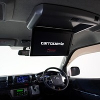 5436 平成28年式 ハイエース スーパーGL 2WD 2,000cc (ガソリン車) 2/5人乗車 5.7万kmのサムネイル