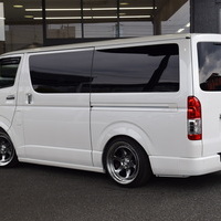 5511　令和5年式　ハイエース　スーパーGL　ダークプライムⅡ　2WD　2,000cc　ガソリン車　5人乗り　4,100kmのサムネイル