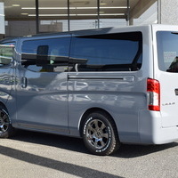 5528 令和3年式 キャラバン グランドプレミアムGX 2WD 2,000cc (ガソリン車) 5人乗車　2.4万kmのサムネイル