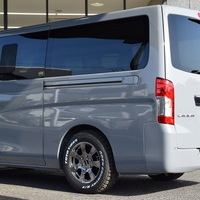 5528 令和3年式 キャラバン グランドプレミアムGX 2WD 2,000cc (ガソリン車) 5人乗車　2.4万kmのサムネイル