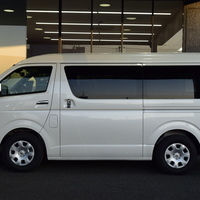 5180 ハイエース  ファインテックツアラー 2WD 2,700cc (ガソリン車) 10人乗車　のサムネイル