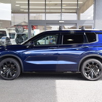 5535　令和5年式 アウトランダーPHEV  P7人乗り 4WD 2,400㏄ ガソリン車/プラグインハイブリッドのサムネイル
