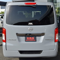 5528 令和3年式 キャラバン グランドプレミアムGX 2WD 2,000cc (ガソリン車) 5人乗車　2.4万kmのサムネイル