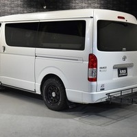 5591 令和2年式 ハイエース ワゴンGL キャンピング架装車 4WD 2,700cc(ガソリン車）リコルソキャンピングカー 8人乗車 4.0万km（車検R8年4月）のサムネイル