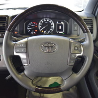 5743　令和5年式　ハイエース　スーパーGL　ダークプライムⅡ　2WD　2800cc　ディーゼル車　5人乗り　2.5万kmのサムネイル