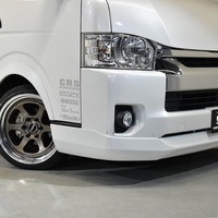 5409 平成27年式 ハイエース ワゴンGL 2WD 2,700cc (ガソリン車) 10人乗車 6.7万kmのサムネイル