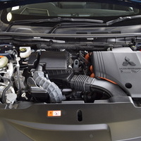 5535　令和5年式 アウトランダーPHEV  P7人乗り 4WD 2,400㏄ ガソリン車/プラグインハイブリッドのサムネイル