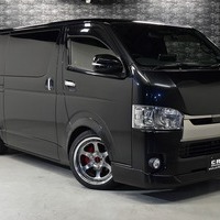 5523 令和1年式 ハイエース スーパーGL ダークプライム 2WD 2,000cc (ガソリン車) 2/5人乗車 2.8万kmのサムネイル