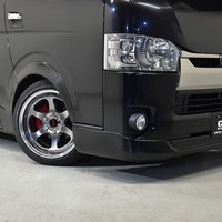 5523 令和1年式 ハイエース スーパーGL ダークプライム 2WD 2,000cc (ガソリン車) 2/5人乗車 2.8万kmのサムネイル