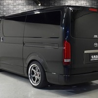 5523 令和1年式 ハイエース スーパーGL ダークプライム 2WD 2,000cc (ガソリン車) 2/5人乗車 2.8万kmのサムネイル