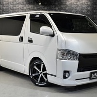 5436 平成28年式 ハイエース スーパーGL 2WD 2,000cc (ガソリン車) 2/5人乗車 5.7万kmのサムネイル