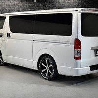 5436 平成28年式 ハイエース スーパーGL 2WD 2,000cc (ガソリン車) 2/5人乗車 5.7万kmのサムネイル