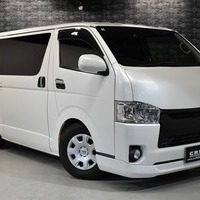 5436 平成28年式 ハイエース スーパーGL 2WD 2,000cc (ガソリン車) 2/5人乗車 5.7万kmのサムネイル