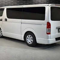 5436 平成28年式 ハイエース スーパーGL 2WD 2,000cc (ガソリン車) 2/5人乗車 5.7万kmのサムネイル
