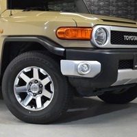 5557 平成27年式 トヨタ FJクルーザー オフロードパッケージ 4WD 4,000cc（ガソリン車）5人乗車 7.1万km（車検R8年7月）のサムネイル