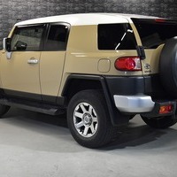 5557 平成27年式 トヨタ FJクルーザー オフロードパッケージ 4WD 4,000cc（ガソリン車）5人乗車 7.1万km（車検R8年7月）のサムネイル