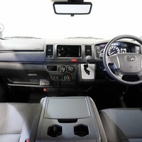 5629 令和7年式 ハイエース DX 2WD 2,000cc (ガソリン車) 2/5人乗車 10km(車検R9年3月)のサムネイル
