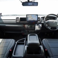 5597 【内装架装車/3ナンバー登録】平成27年式 ハイエース ワイドバン ダークプライム 2WD 3,000cc (ディーゼル) 10人乗車 14万kmのサムネイル