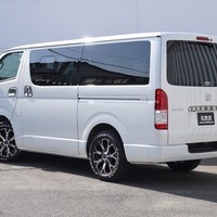 5647 令和5年式 ハイエース スーパーGL ダークプライム2　2WD 2,800cc (ディーゼル) 2/5人乗車 2.0万kmのサムネイル