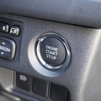 5647 令和5年式 ハイエース スーパーGL ダークプライム2　2WD 2,800cc (ディーゼル) 2/5人乗車 2.0万kmのサムネイル