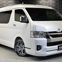 5131  ハイエース ワゴンGL  2WD 2,700CC ガソリン車 3ナンバー 10人乗りのサムネイル