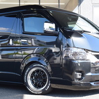 5609 令和5年式　ハイエース　ワイドスーパーGL　ダークプライムⅡ　2WD　2,800cc　ディーゼル車　5人乗り　1.7万kmのサムネイル