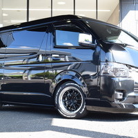 5609 令和5年式　ハイエース　ワイドスーパーGL　ダークプライムⅡ　2WD　2,800cc　ディーゼル車　5人乗り　1.7万kmのサムネイル