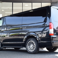 5600　令和4年式　ハイエース　スーパーGL　ダークプライムⅡ　4WD　2800cc　ディーゼル車　5人乗り　6.9万kmのサムネイル