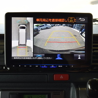 5600　令和4年式　ハイエース　スーパーGL　ダークプライムⅡ　4WD　2800cc　ディーゼル車　5人乗り　6.9万kmのサムネイル