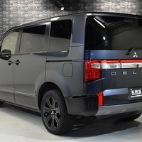 5563 令和7年式 三菱デリカ D:5 CHAMONIX 4WD 2,200cc (ディーゼル車)  7人乗り 10km (車検R10年4月)のサムネイル