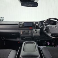 5649　平成31年式　ハイエース　スーパーGL　ダークプライムⅡ　2WD　2000cc　ガソリン車　5人乗り　7.2万kmのサムネイル