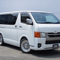 5703 令和4年式 ハイエース スーパーGL ダークプライム2　2WD 2,800cc (ディーゼル) 2/5人乗車 6.6万kmのサムネイル