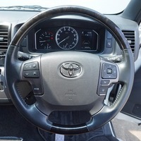 5703 令和4年式 ハイエース スーパーGL ダークプライム2　2WD 2,800cc (ディーゼル) 2/5人乗車 6.6万kmのサムネイル