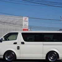 4970　平成26年式　ハイエース　スーパーGL　2WD　3000cc　ディーゼル車　5人乗り　7.2万kmのサムネイル