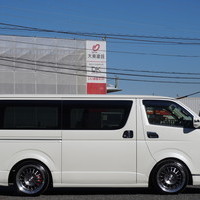 4970　平成26年式　ハイエース　スーパーGL　2WD　3000cc　ディーゼル車　5人乗り　7.2万kmのサムネイル