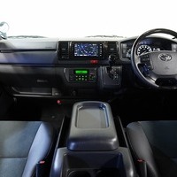 5696 令和5年式 ハイエース スーパーGL ダークプライムⅡ 2WD 2,000cc (ガソリン車) 2/5人乗車 5.9万kmのサムネイル