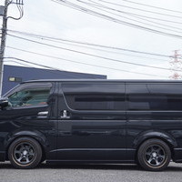 5607　令和2年式　ハイエース　スーパーGL　ダークプライムⅡ　2WD　2000cc　5人乗り　6.2万kmのサムネイル
