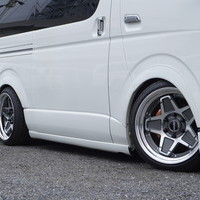 5619　平成29年式　ハイエース　スーパーGL　ダークプライム　2WD　2000cc　ガソリン車　5人乗り　8.3万kmのサムネイル